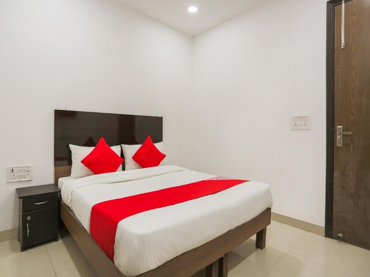 Oyo 74279 Prime Inn Rohini Delhi  Exterior foto